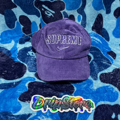 Gorra Supreme x Nike Violeta