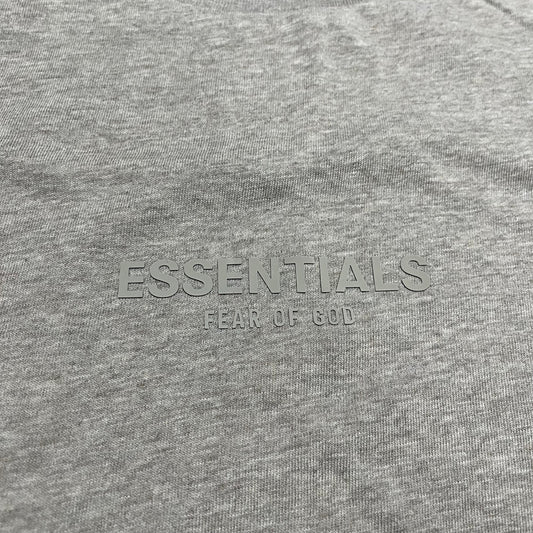 Remera Essentials Small Logo L