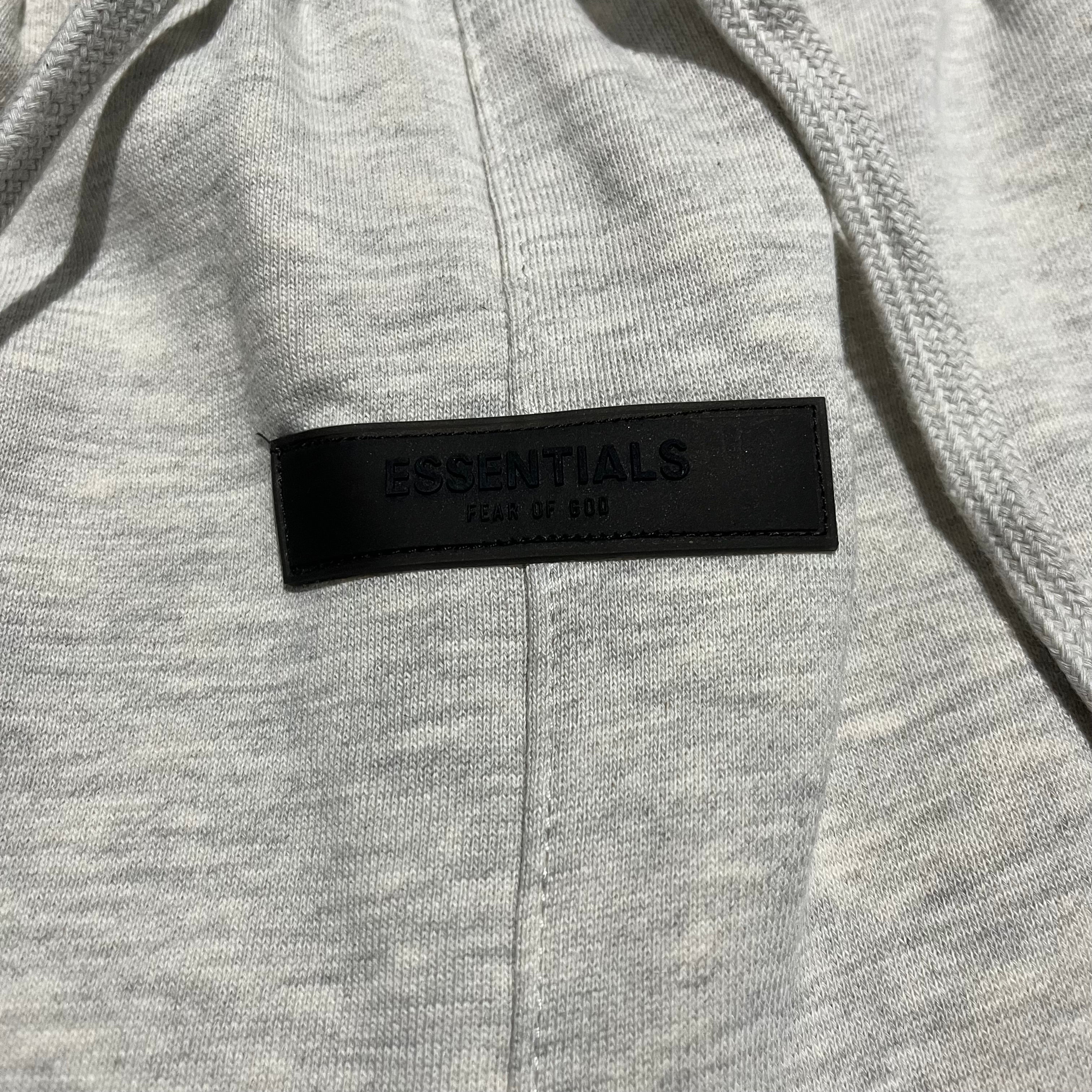 Short Essentials SS22 M