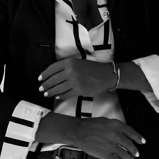 Crossball Nail Bangle