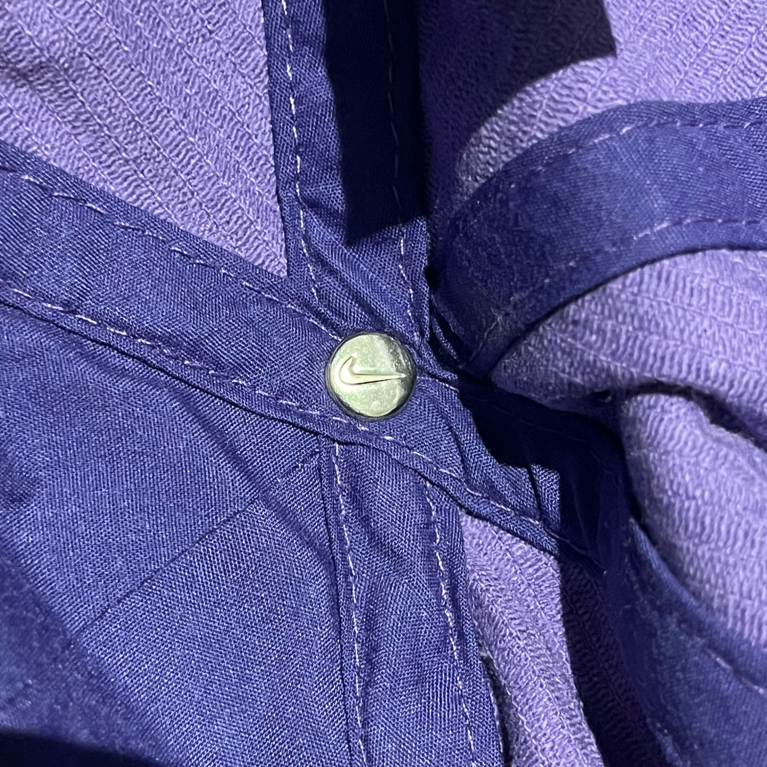 Gorra Supreme x Nike Violeta