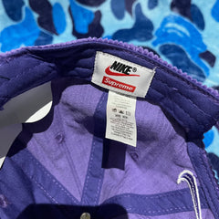 Gorra Supreme x Nike Violeta