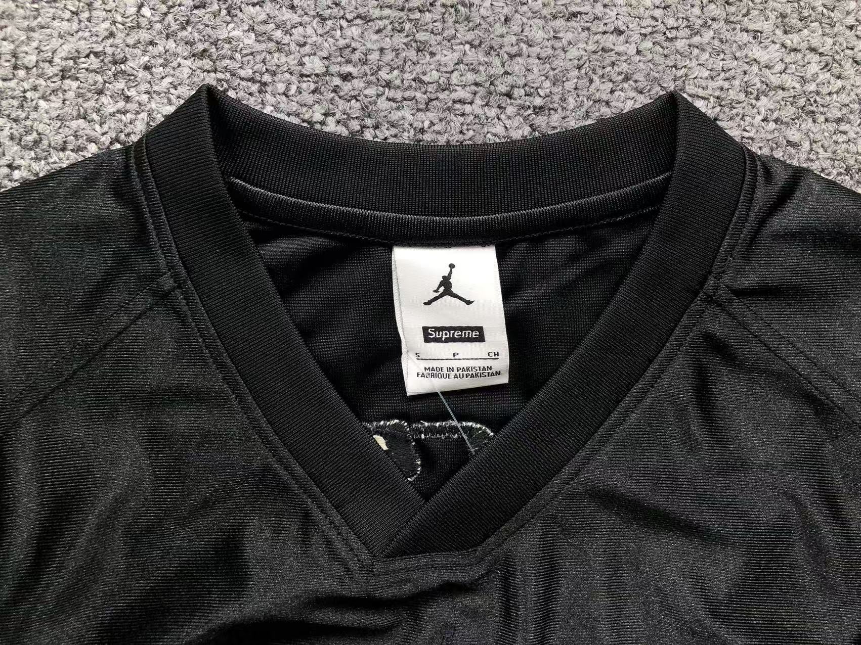 Supreme Jordan Warm Up Jersey Black