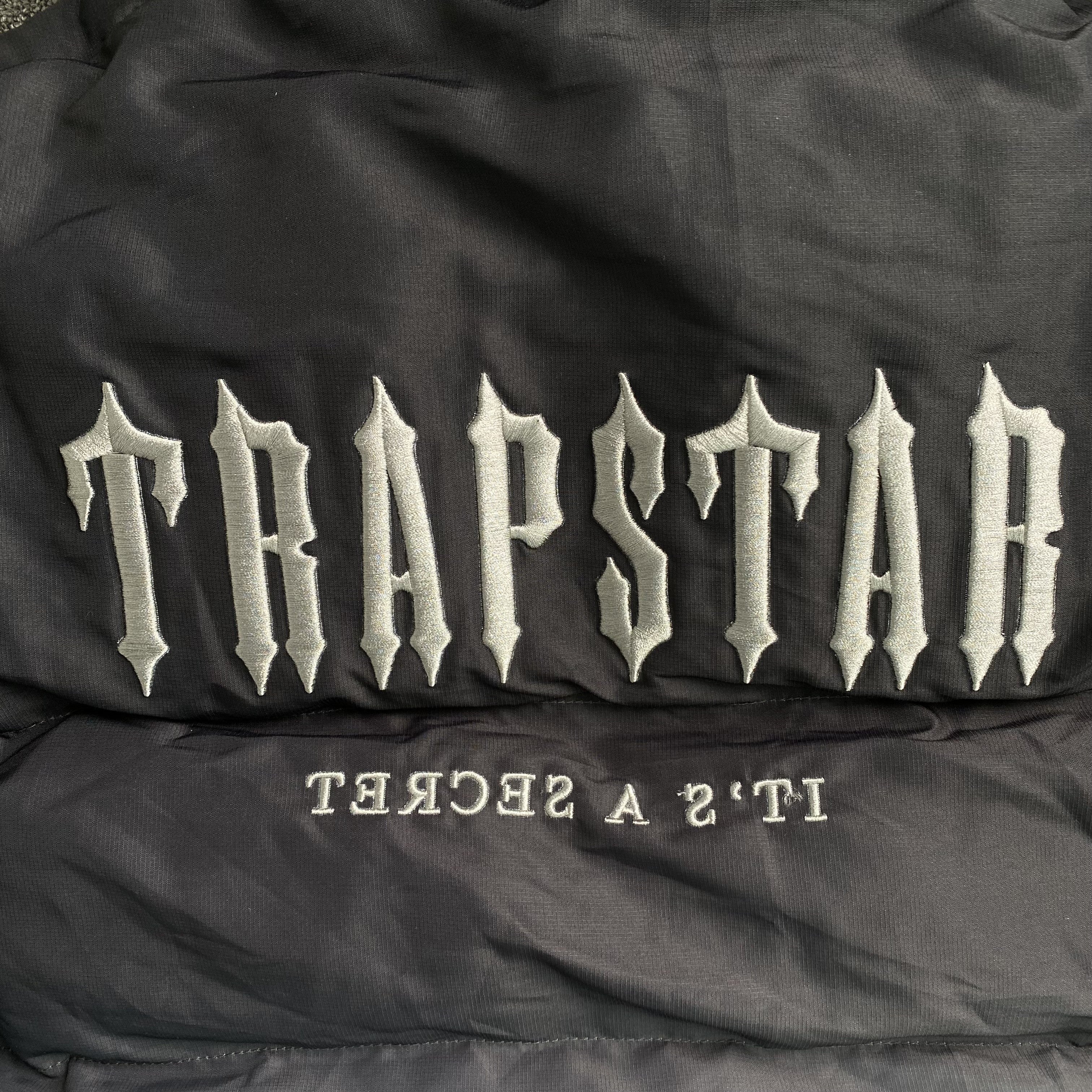 Trapstar Decoded Hooded 2.0 Puffer Jacket Black Gradient